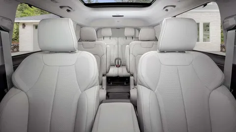 Jeep Grand Cherokee seat covers shown in a real-world setting