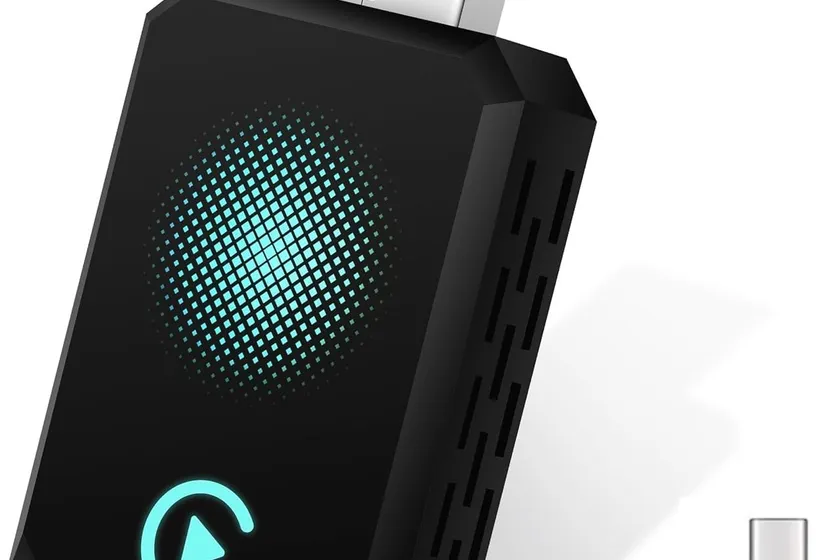 CAENEEDER Q1S wireless CarPlay adapter in blue with USB-C and USB-A connections