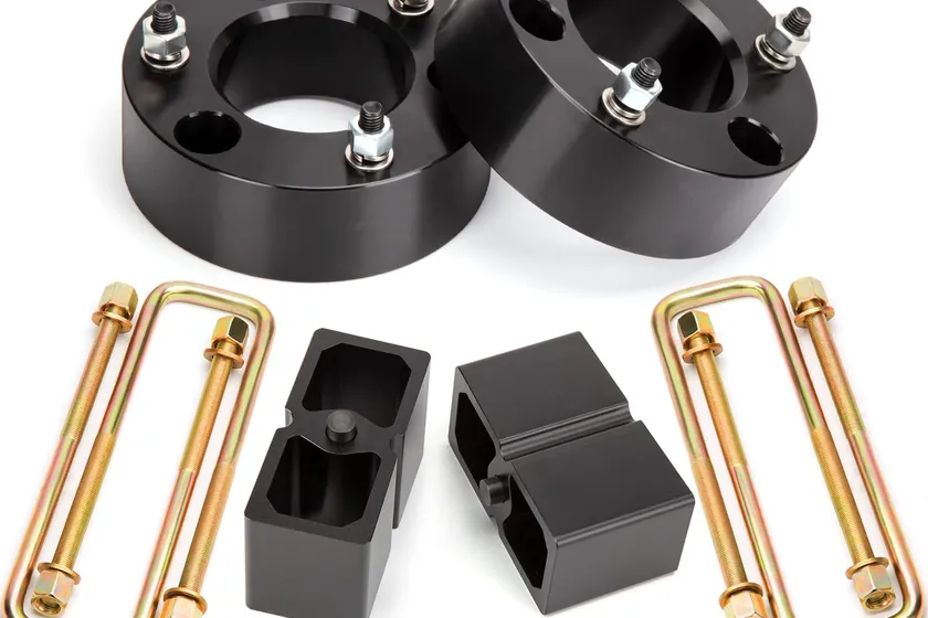 Dynofit 3 inch front strut spacers and 2 inch rear block and U-bolt set for the Chevy Silverado 1500 and GMC Sierra 1500