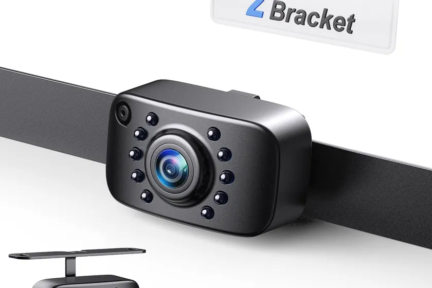 eRapta ERT01 black license plate mount backup camera with infrared LEDs around the lens
