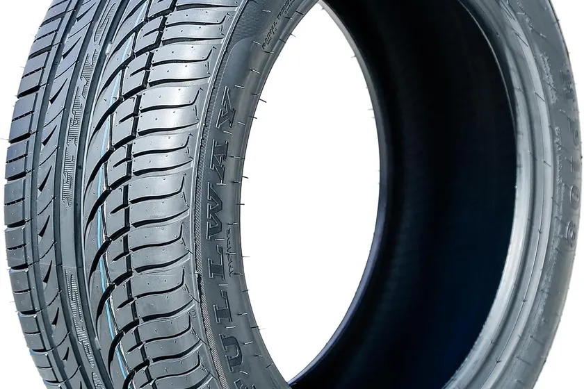 Fullway HP108 all-season high performance tire with a black sidewall and directional radial tread