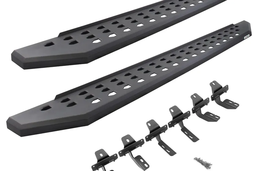 Go Rhino RB20 galvanized steel running boards in textured black installed on a Chevy Silverado crew cab