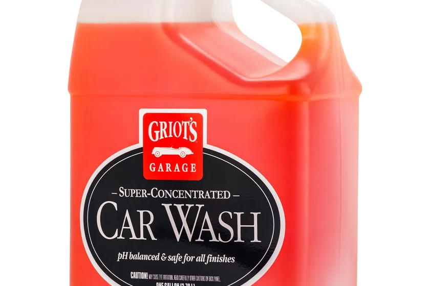 One gallon jug of Griot's Garage Super-Concentrated car wash soap