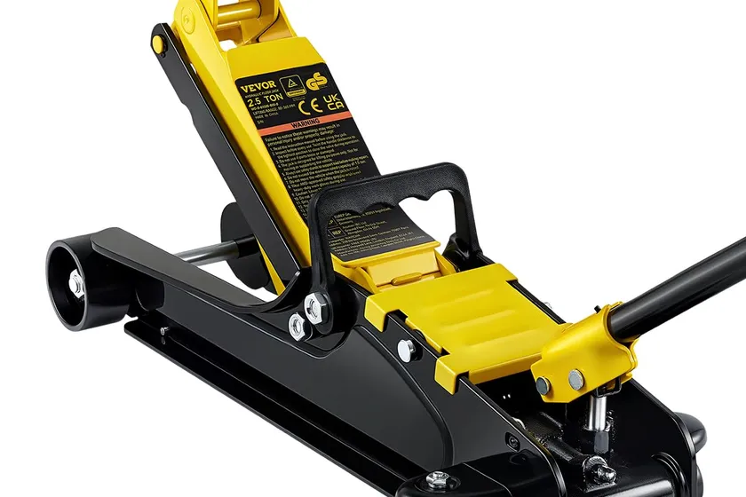 VEVOR 2.5 ton low profile steel racing floor jack in black and red with a two piece handle