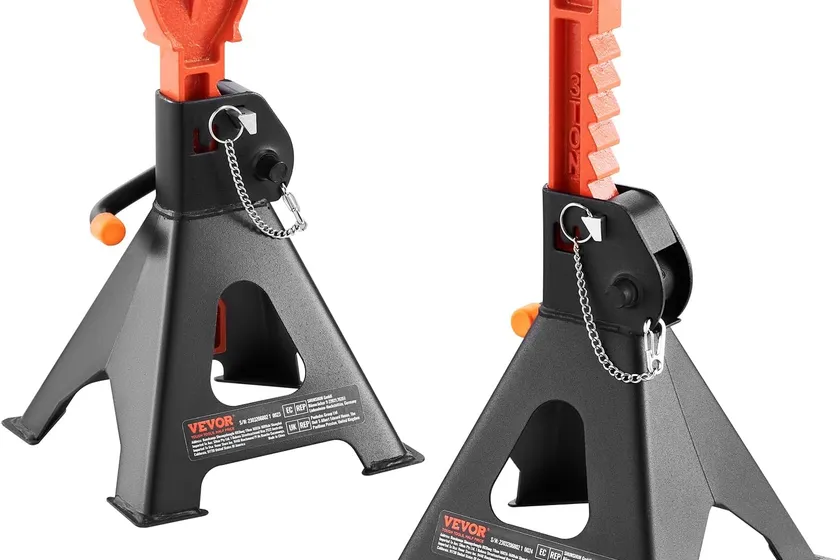 Pair of red VEVOR 3 ton jack stands with notched saddles, wide pyramid bases and removable safety pins